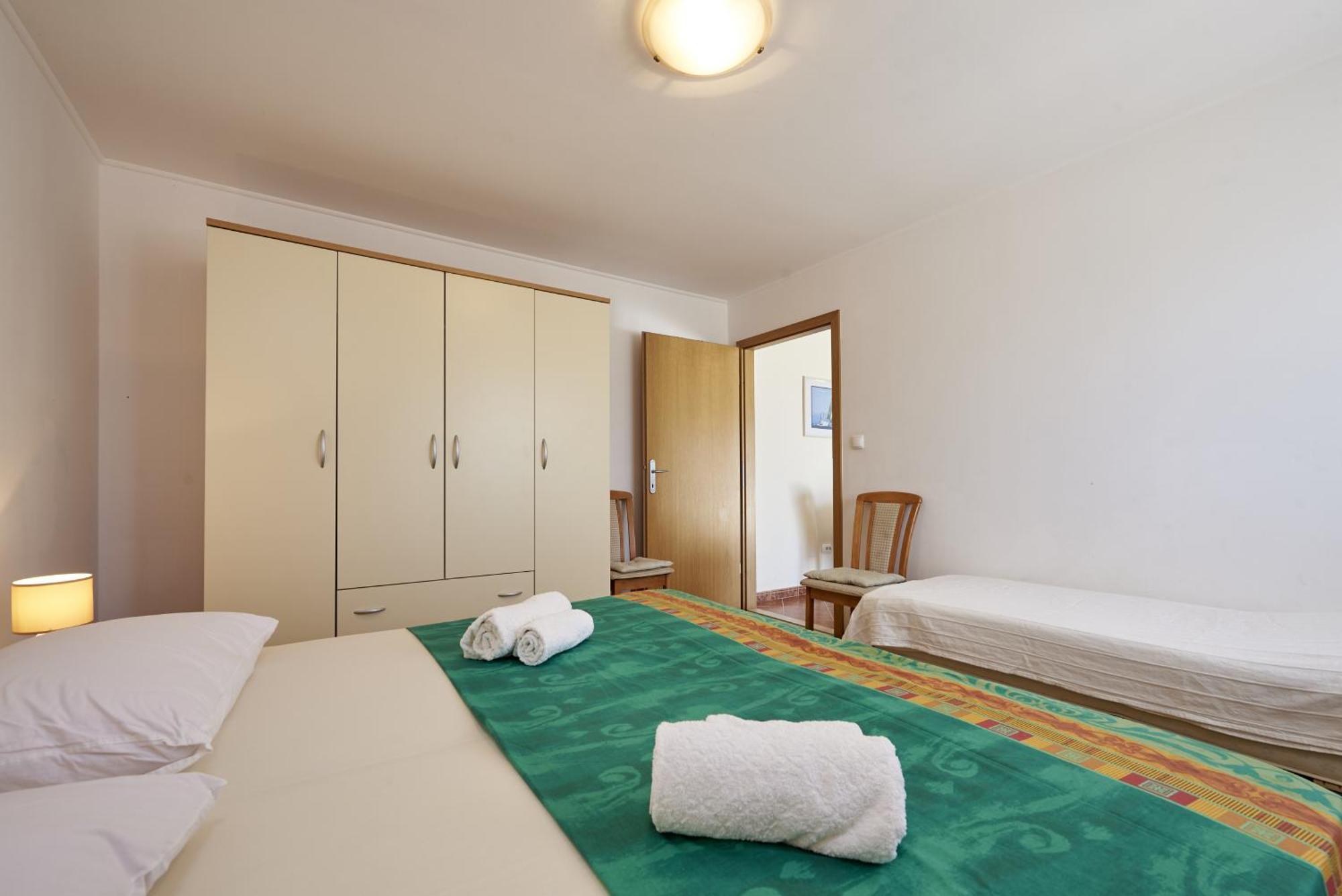Apartments By The Sea Slatine, Ciovo - 15504 客房 照片